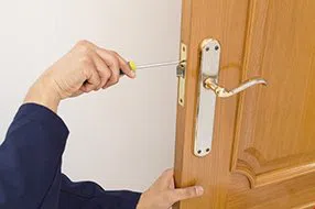 Lock Locksmith Tech Las Vegas, NV 702-551-0574 - lock-changing